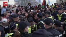 VIDEO: Bentrok Polisi-Massa Pro-Palestina di Final Eurovision Swedia