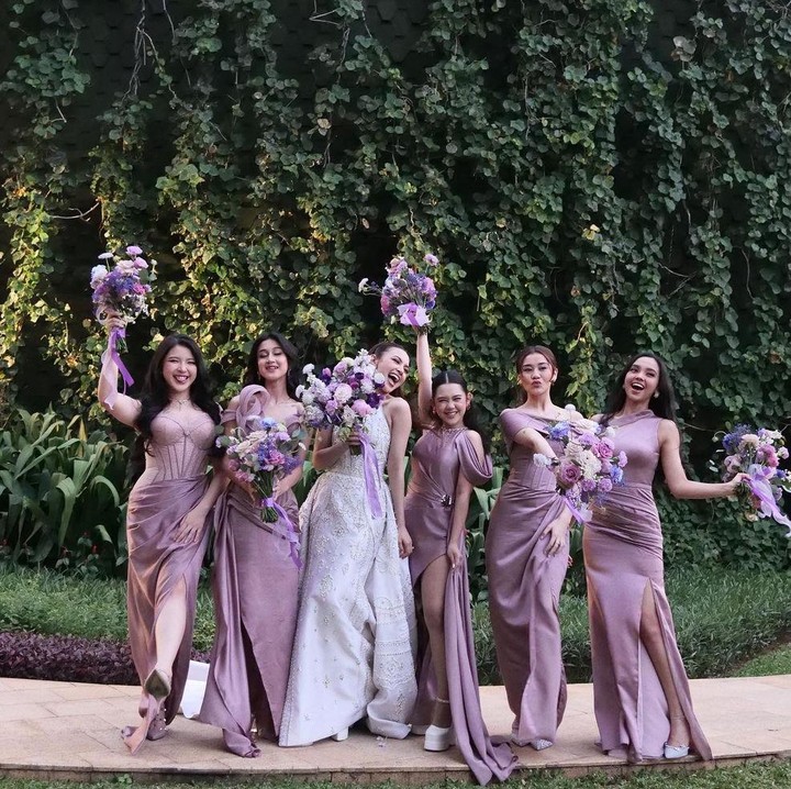 <p>Melalui <em>caption</em> tersebut, Ziva mengaku awalnya hanya iseng. "Iseng bikin orang nikah. POKOKNYA HARUS BERMUARA SELAMANYA GAMAU TAU. TITIK. <em>@mahaliniraharja @rizkyfbian,</em>" tulis Ziva, dikutip dari laman <em>Instagram@zivamagnolya,</em> Senin (13/5/2024). (Foto: Instagram@zivamagnolya)</p>