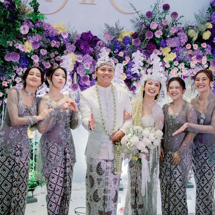 <p>Mahalini dan pria yang disapa Iky itu resmi menikah secara Islam pada Jumat (10/5/2024). Di balik pernikahannya itu, ternyata Ziva memiliki peran yang cukup besar. (Foto: Instagram@zivamagnolya)</p>