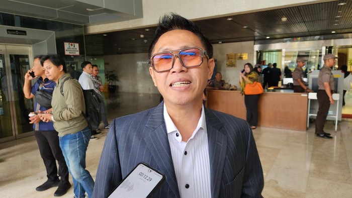 Ketua DPW PAN DKI Jakarta, Eko Hendro Purnomo atau Eko Patrio, di kompleks parlemen, Senayan, Jakarta, Selasa (14/5/2024).