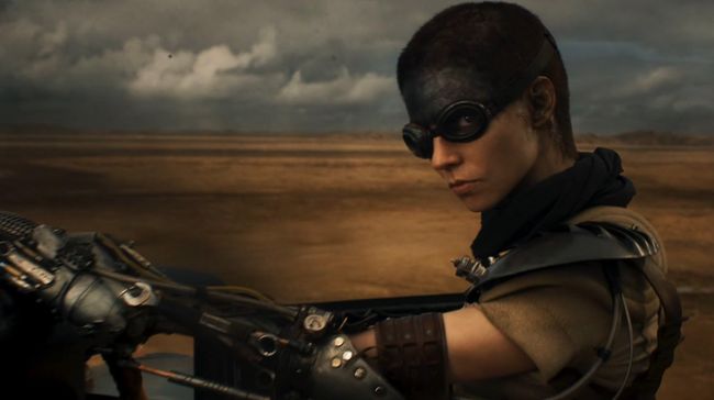 Sinopsis Furiosa: A Mad Max Saga tentang perjalanan awal Furiosa hingga akhirnya menjadi Imperator dan memimpin War Rig baru.