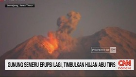 VIDEO: Gunung Semeru Erupsi Lagi, Timbulkan Hujan Abu Tipis