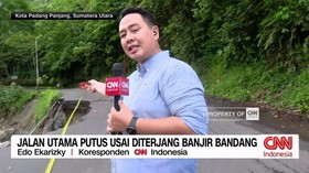 VIDEO: Jalan Utama Putus Diterjang Banjir Bandang Sumbar