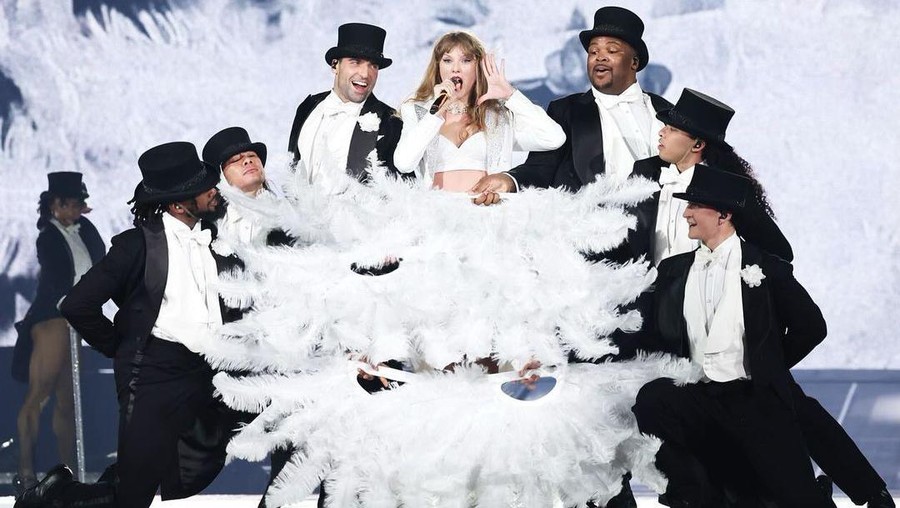 Lirik Lagu So High School - Taylor Swift Lirik Lagu So High School - Taylor Swift