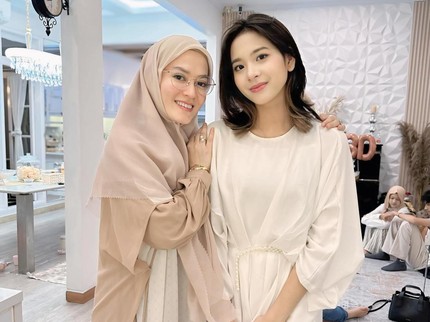 5 Potret Lyra Virna Akhirnya Foto Bareng Sang Keponakan Zee JKT48, Disebut Seperti Kakak Adik