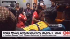 VIDEO: Mobil Masuk Jurang di Lereng Bromo, 4 Tewas