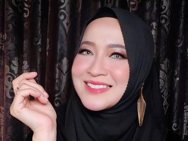 Gaya Make-up Okie Agustina Setelah Cerai dari Gunawan Dwi Cahyo Bikin Syok