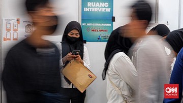 FOTO: Ramai Pencari Kerja Berburu 2.500 Lowongan di Jakarta Barat