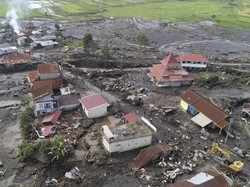 JK Tinjau Lokasi Banjir Bandang di Sumbar, Salurkan 10 Tangki Air Bersih