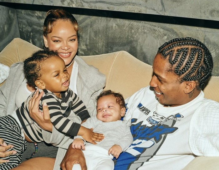 Potret Rihanna dan A$AP Rocky Bersama Anak
