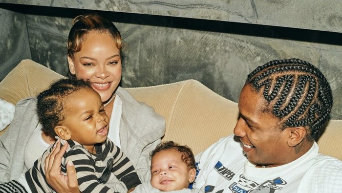 Potret Rihanna dan A$AP Rocky Bersama Anak