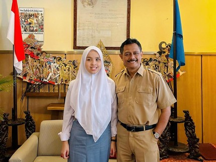 Bagikan Momen Lulus SMA, Putri Ariani Banjir Ucapan Selamat & Doa