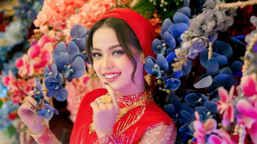 Putri Isnari