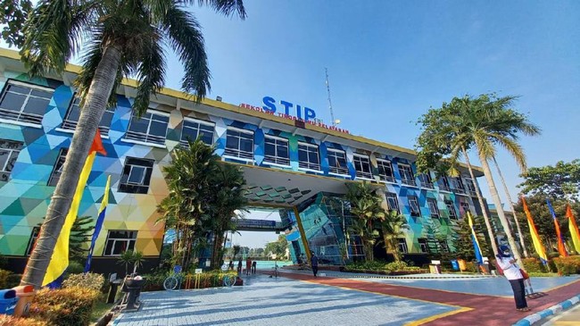 Kemenhub menghentikan seleksi calon taruna di Sekolah Tinggi Ilmu Pelayaran (STIP), Cilincing, Jakarta pada 2024 buntut penganiayaan dan tewas siswa.