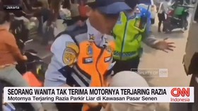 VIDEO: Seorang Wanita Tak Terima Motornya Terjaring Razia