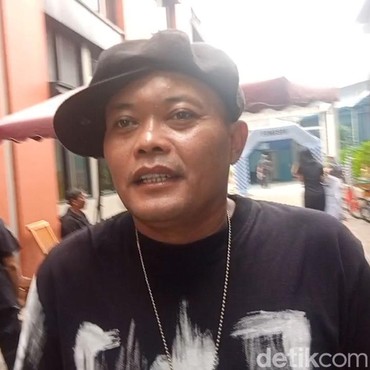 Sule Tanggapi Soal Santyka Fauziah Dituding Cuekin Ibundanya