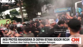VIDEO: Aksi Protes Mahasiswa di Depan Istana Bogor Ricuh.