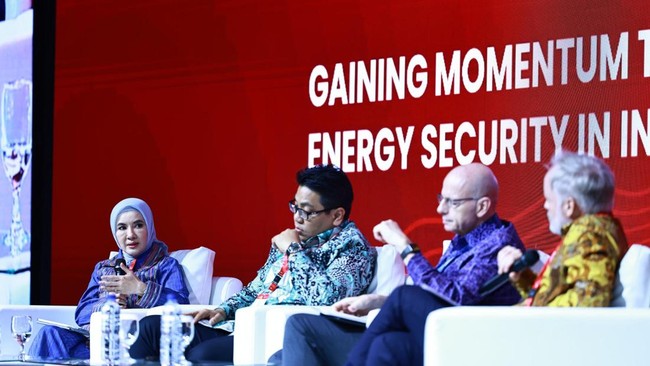 Salah satu langkah Pertamina, memperkuat upaya legacy dengan memaksimalkan dan membangun prasarana secara terintegrasi dari hulu, midstream, hingga hilir.