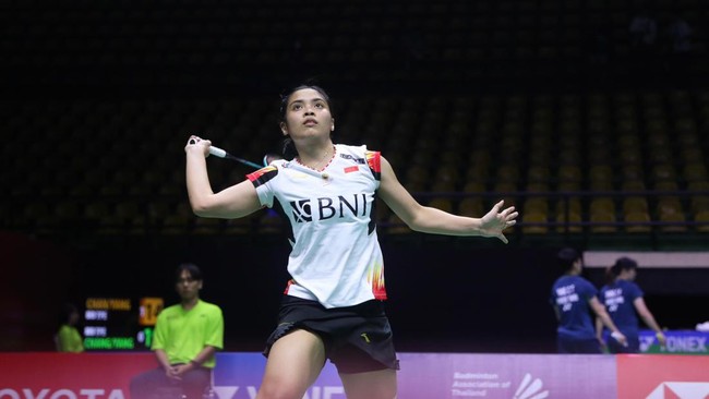 Gregoria Mariska Tunjung lolos ke babak perempat final Thailand Open 2024 setelah Busanan Ongbamrungphan mundur di gim kedua.