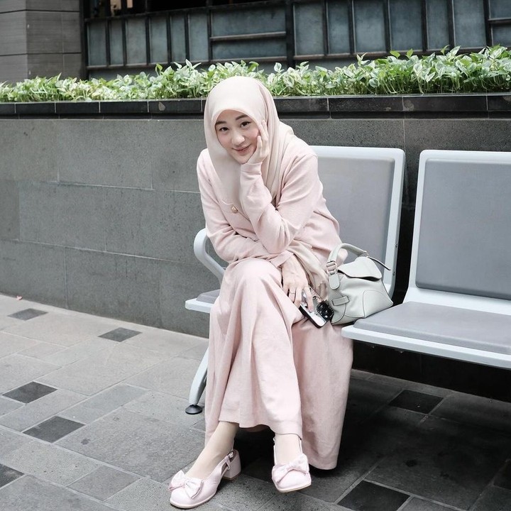 <p>Itulah potret Larissa Chou yang sedang menjalani kehamilan anak kedua. Kini, ia semakin tak sabar menantikan hadirnya sang anak. Semoga ibu hamil yang satu ini dan janinnya diberikan kesehatan hingga persalinan nanti ya. (Foto: Instagram @larissachou).</p>