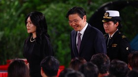 Hobi PM Baru Singapura Lawrence Wong, Nyanyi-Main Gitar di TikTok