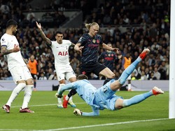 Tekuk Tottenham 2-0, Brace Haaland Dekatkan Man City Menuju Gelar Juara