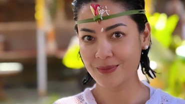 6 Potret Cantik Lulu Tobing Kenakan Kebaya Saat Jalani Upacara Mecaru di Bali