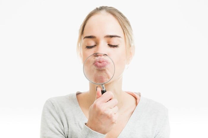5 Kebiasaan Pemicu Bibir Gelap, Stop Lakukan Hal Ini!