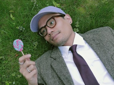 img-title Lirik Lagu MAKE IT THROUGH - Paul Partohap