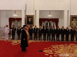 Baca Sumpah di Depan Jokowi, Suharto Resmi Jadi Wakil Ketua MA