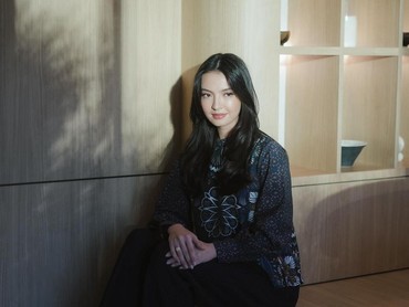 img-title Terpopuler: Raline Shah Pernah Terkena Bell's Palsy hingga Profil Merry Riana