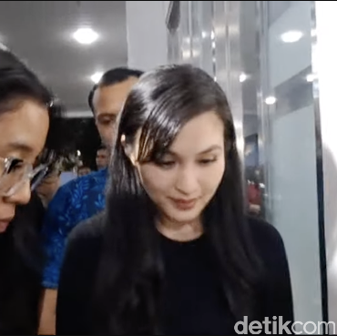 Momen Sandra Dewi Sebut Harvey Moeis Suami Tercinta di Sidang Tipikor Jadi Sorotan