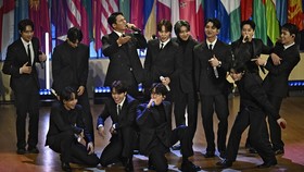 SEVENTEEN dan UNESCO Buka Pusat Pembelajaran di Timor Timur