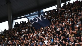 Ulah Edan Fans Spurs Rayakan Gol Man City, yang Penting Arsenal Gagal
