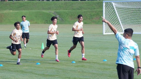 Darius Sinathrya memberikan pesan bijak kepada Diego Sinathrya yang tidak masuk dalam skuad Timnas Indonesia U-16 untuk Piala AFF U-16 2024.