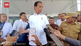 VIDEO: Paspampres Soal Pria Cepak Terobos Wawancara Jokowi di Konawe