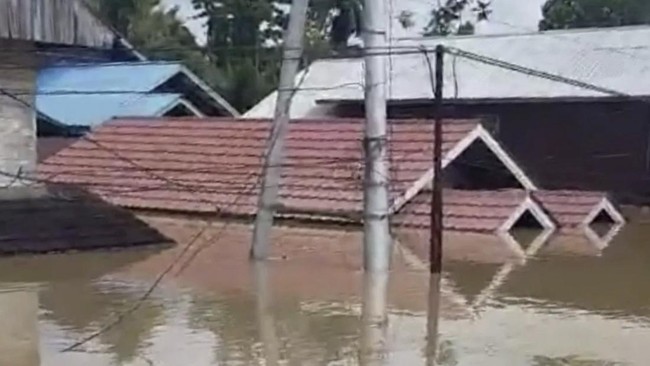 Banjir melanda 35 kampung di Kabupaten Mahakam Ulu, Kalimantan Timur, sejak Senin (13/5) hingga hari ini.