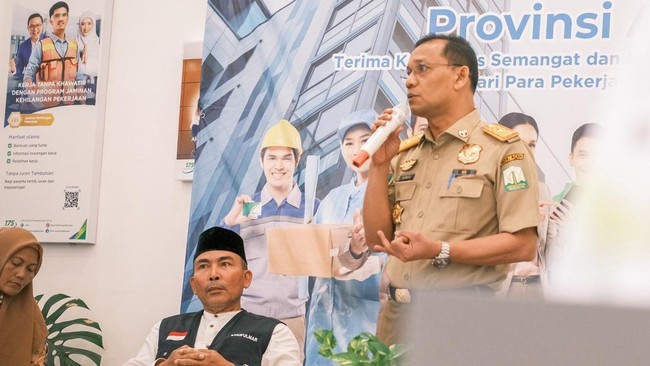 Pj Gubernur Aceh, Bustami Hamzah, menunjukkan komitmen kuatnya dalam meningkatkan kesejahteraan pekerja dengan memperkuat jaminan sosial ketenagakerjaan.