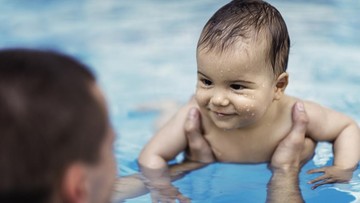 MANFAAT BAYI BELAJAR BERENANG