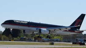 Kronologi Jet Pribadi Trump Tabrakan di Bandara Florida AS