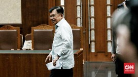 FOTO: Jusuf Kalla Jadi Saksi Meringankan Karen Agustiawan