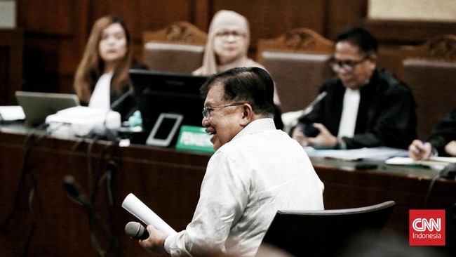 Wapres RI ke-10 dan 12 Jusuf Kalla jadi saksi meringankan untuk terdakwa kasus korupsi pengadaan LNG di PT Pertamina, Karen Agustawan.