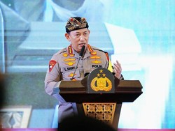 Kapolri Beri Penghargaan Satgas Narkoba hingga TPPO Bareskrim