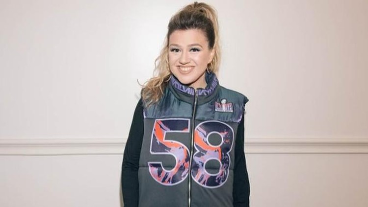 Kelly Clarkson Kelly Clarkson