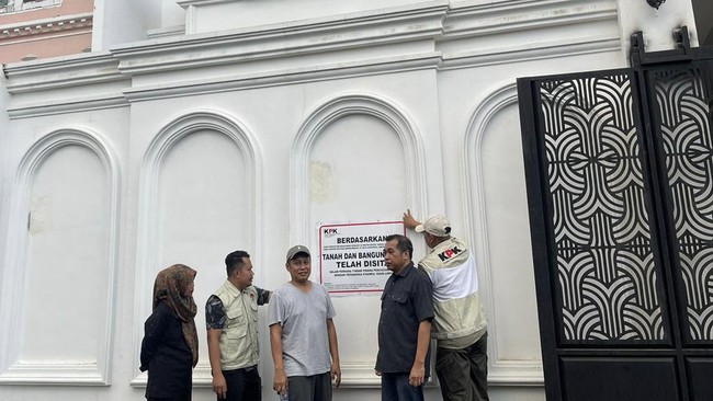 KPK menyita satu rumah milik SYL di Makassar, Rabu (15/5). Rumah mewah itu ditaksir bernilai Rp4,5 miliar.