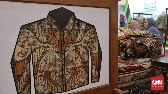 FOTO: Pesona Elok Kain Tradisional di Pameran Adi Wastra Nusantara