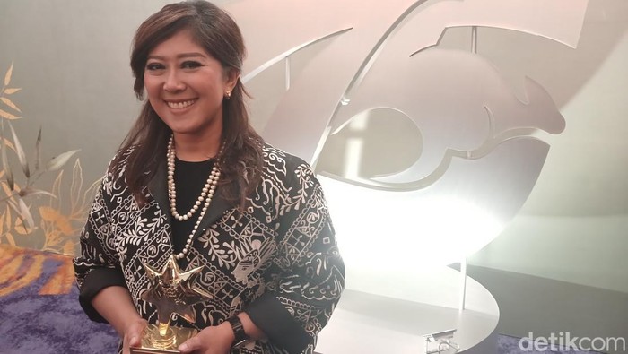 Meutya Hafid, pemenang Alumni of The Year Award 2024