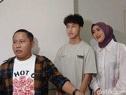 Narji dan Istri Tanggapi Soal Anaknya yang Jadi Sorotan Saat Wisuda