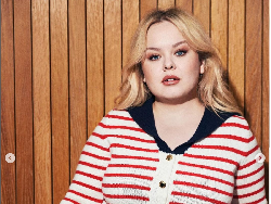 Nicola Coughlan Dimarahi Ibu karena Ada Adegan Intim di Filmnya