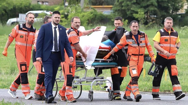 FOTO: Horor Penembakan PM Slovakia Robert Fico di Tengah Kerumunan